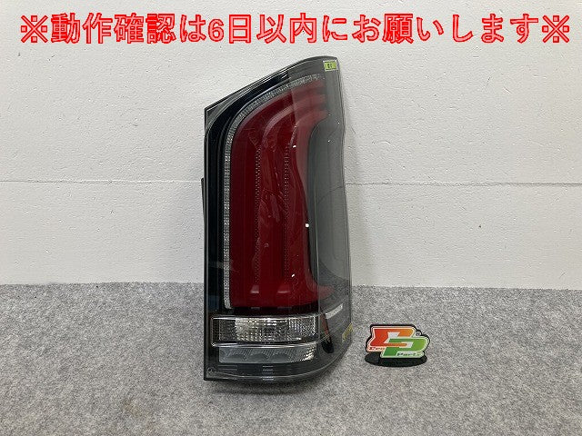 新品!Vクラス W447 純正 右 テールランプ/ライト/レンズ LED HELLA 193959 メルセデスベンツ(145653)
