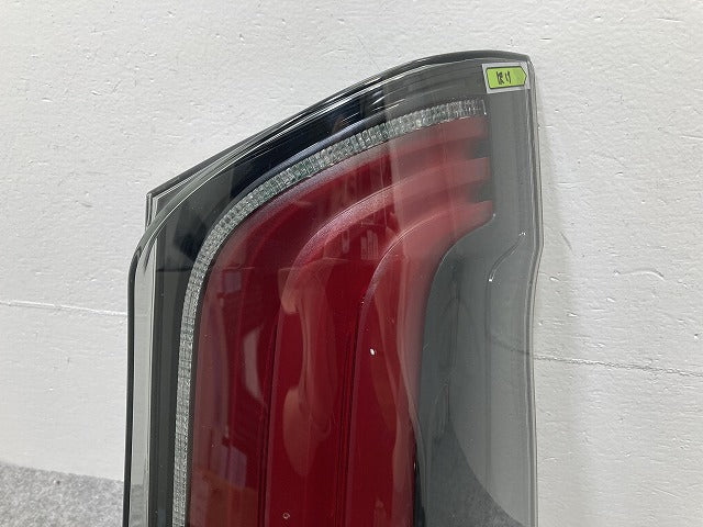 新品!Vクラス W447 純正 右 テールランプ/ライト/レンズ LED HELLA 193959 メルセデスベンツ(145653)