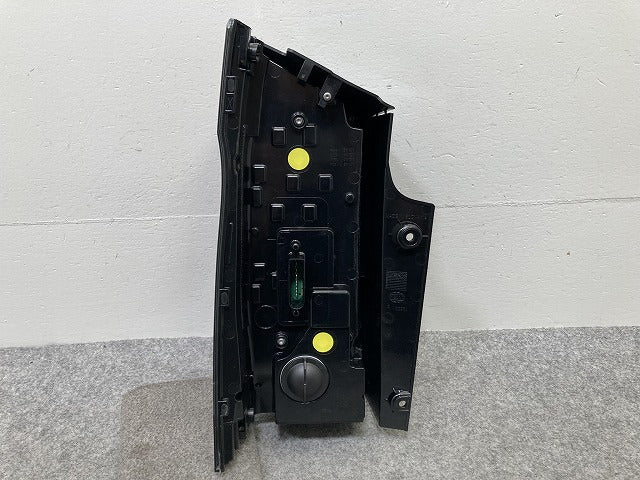 新品!Vクラス W447 純正 右 テールランプ/ライト/レンズ LED HELLA 193959 メルセデスベンツ(145653)