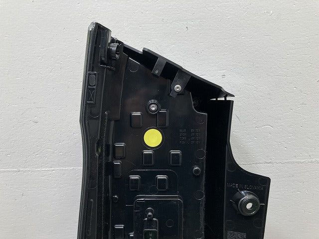 新品!Vクラス W447 純正 右 テールランプ/ライト/レンズ LED HELLA 193959 メルセデスベンツ(145653)