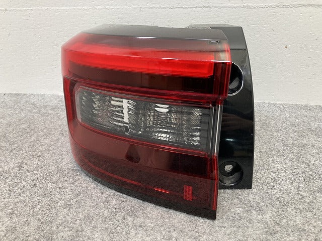 ライズ/ロッキー/レックス A200/A210/A201/A202/A/S/F 純正 左 テールランプ/ライト/レンズ LED ICHIKOH D248 81561-B1030 トヨタ(145656)