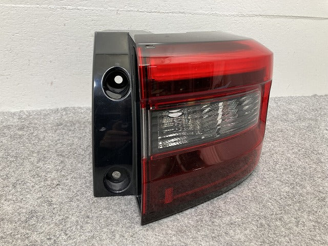 ライズ/ロッキー/レックス A200/A210/A201/A202/A/S/F 純正 右 テールランプ/ライト/レンズ LED ICHIKOH D248 81551-B1200 トヨタ(145658)