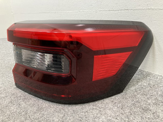 ライズ/ロッキー/レックス A200/A210/A201/A202/A/S/F 純正 右 テールランプ/ライト/レンズ LED ICHIKOH D248 81551-B1200 トヨタ(145658)