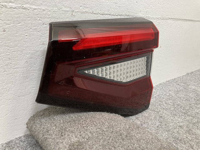 ライズ/ロッキー/レックス A200/A210/A201/A202/A/S/F 純正 右 フィニッシャーランプ/テールランプ/ライト/LED D249 81580-B1011(145678)