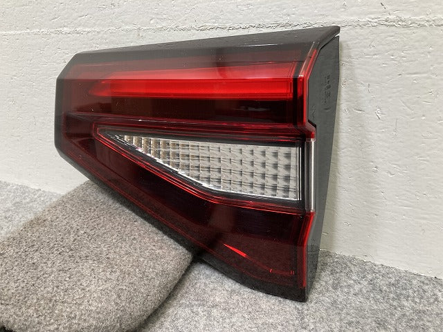 ライズ/ロッキー/レックス A200/A210/A201/A202/A/S/F 純正 右 フィニッシャーランプ/テールランプ/ライト/LED D249 81580-B1011(145678)