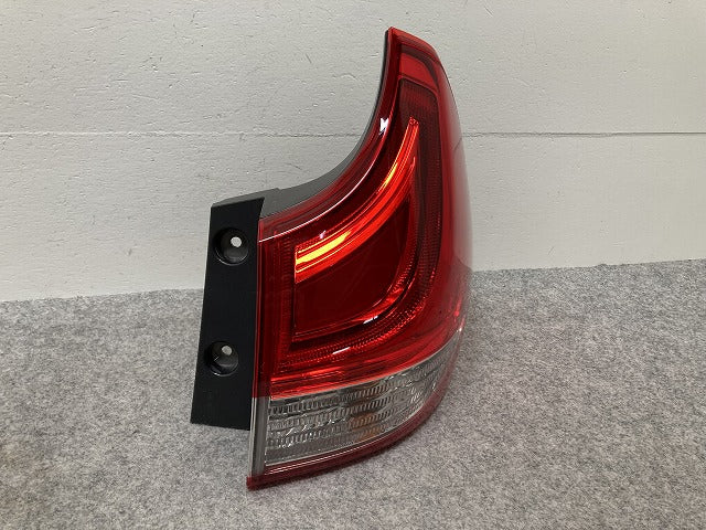 フリード GB5/GB6 ハイブリッド/GB7/GB8 純正 右 テールランプ/ライト/レンズ LED KOITO 220-62201 ホンダ(145682)