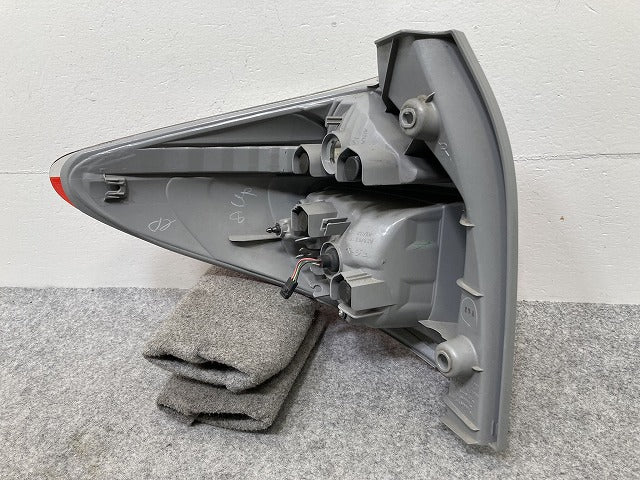 ラクティス NCP120/NCP125/NSP120 純正 右 テールランプ/ライト/レンズ LED 刻印D KOITO 52-226 トヨタ(145697)