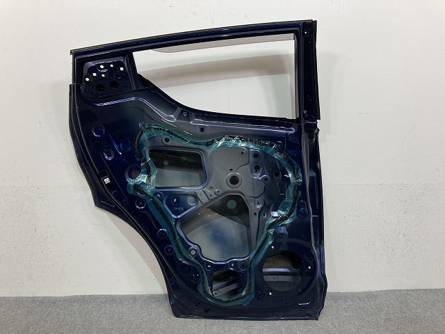 C-HR/CHR ZYX10/ZYX11/NGX50/NGX10 純正 左 リア ドア バイザー付 ダークブルーマイカメタリック 8W7 トヨタ(145715)