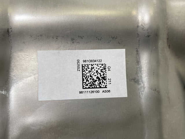 新品!981 ケイマン/981 ボクスター 981 純正  マフラーカッター/テールパイプ 981 111 261 00 98111126100 ポルシェ(145722)