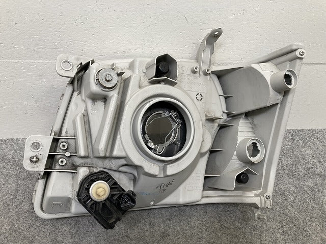 ハイゼット カーゴ S320V/S321V/S330V/S331V 純正 右 ヘッドライト/ランプ ハロゲン KOITO 100-51393 ダイハツ(145727)