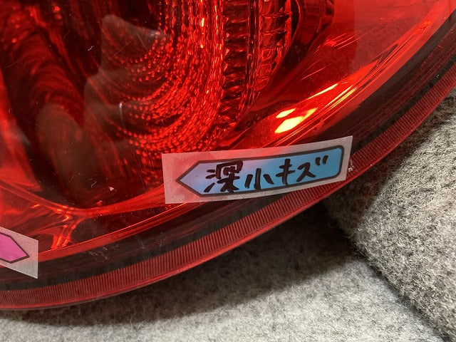 ヴィッツ 130系/KSP130/NSP130/NSP135/NCP131 純正 後期 右 テールランプ/ライト/レンズ LED 刻印S KOITO 52-304 トヨタ(145730)