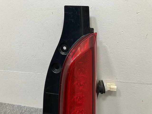 スペーシア MK32S/MK42S 純正 右 テールランプ/ライト/レンズ LED KOITO 220-59294 スズキ(145737)