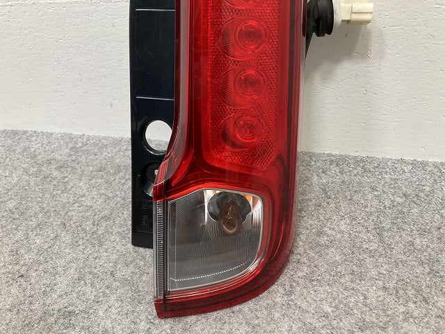 スペーシア MK32S/MK42S 純正 右 テールランプ/ライト/レンズ LED