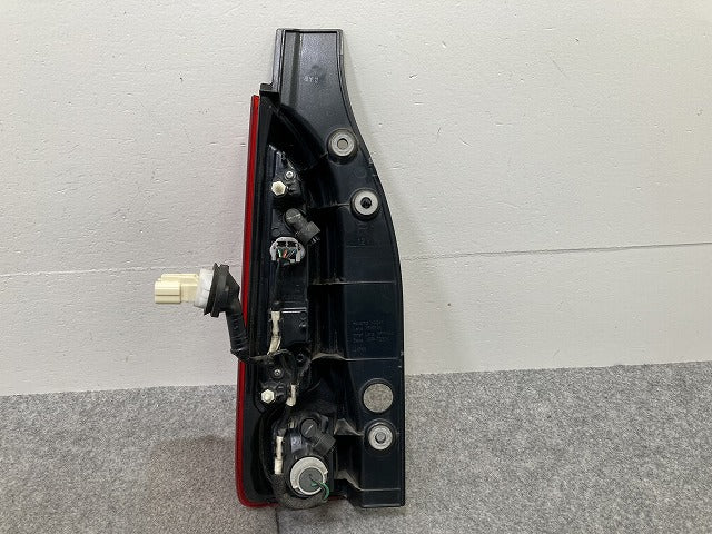 スペーシア MK32S/MK42S 純正 右 テールランプ/ライト/レンズ LED KOITO 220-59294 スズキ(145737)