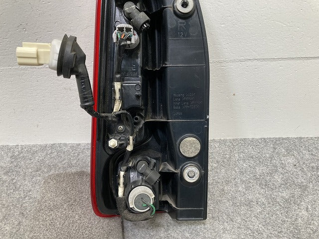 スペーシア MK32S/MK42S 純正 右 テールランプ/ライト/レンズ LED KOITO 220-59294 スズキ(145737)