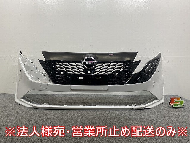 ノート/NOTE E13/SNE13 純正 後期 フロント バンパー グリル付 62022 6XK0H ピュアホワイトパール QAC 日産(145764)