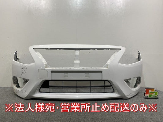 ラティオ N17 純正 フロント バンパー ロアグリル付 62022 7W81H ホワイト QM1 日産(145766)