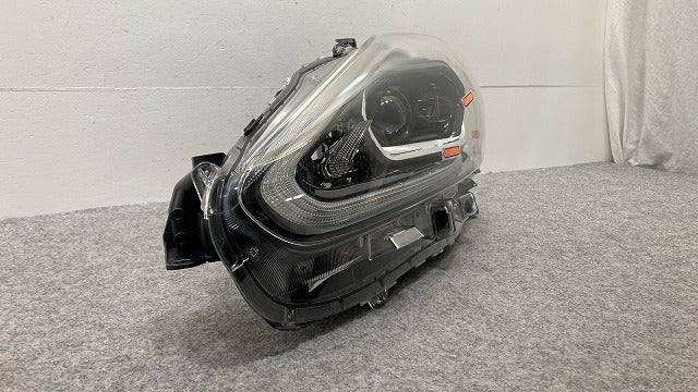 シエンタ 170系/NSP170G/NCP175G ハイブリッド/NHP170G 純正 前期 左 ヘッドライト レベライザーLED 刻印2 52-289 81170-52K31(145778)