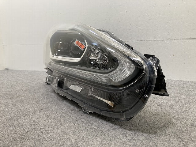 シエンタ 170系/NSP170G/NCP175G ハイブリッド/NHP170G 純正 前期 右 ヘッドライト/ランプ LED レベライザー 刻印2 ICHIKOH 52-289(145779)
