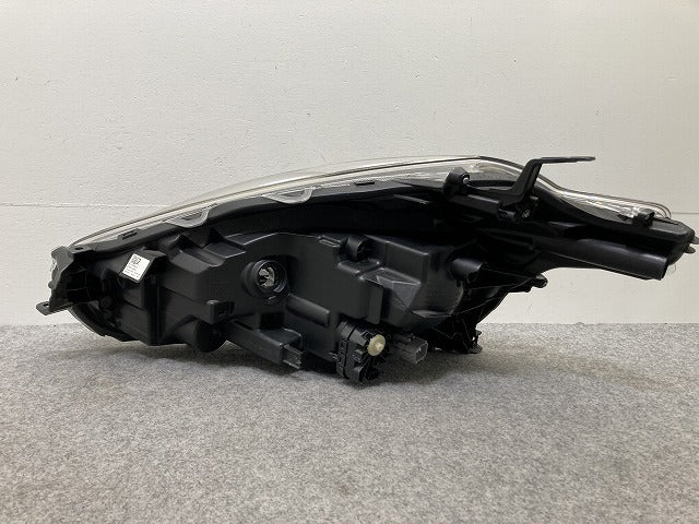 シエンタ 170系/NSP170G/NCP175G ハイブリッド/NHP170G 純正 前期 右 ヘッドライト/ランプ LED レベライザー 刻印2 ICHIKOH 52-289(145779)