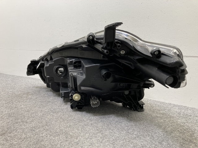 シエンタ 170系/NSP170G/NCP175G ハイブリッド/NHP170G 純正 前期 右 ヘッドライト/ランプ LED レベライザー 刻印2 ICHIKOH 52-289(145779)