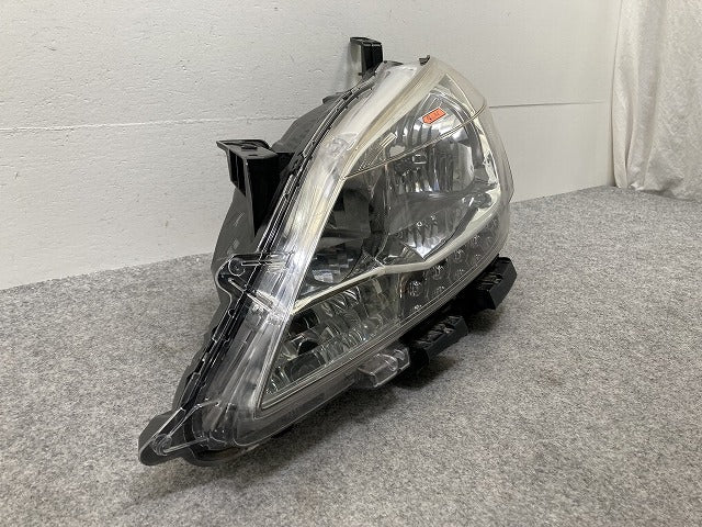 シルフィ/SYLPHY TB17/B17 純正 左 ヘッドライト/ランプ ハロゲン レベライザー 刻印K STANLEY P9361 日産(145782)