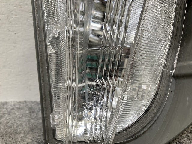 プリウスα/アルファ ZVW40W/ZVW41W 純正 前期 右 ウィンカー ハロゲン KOITO 47-45 トヨタ(145785)