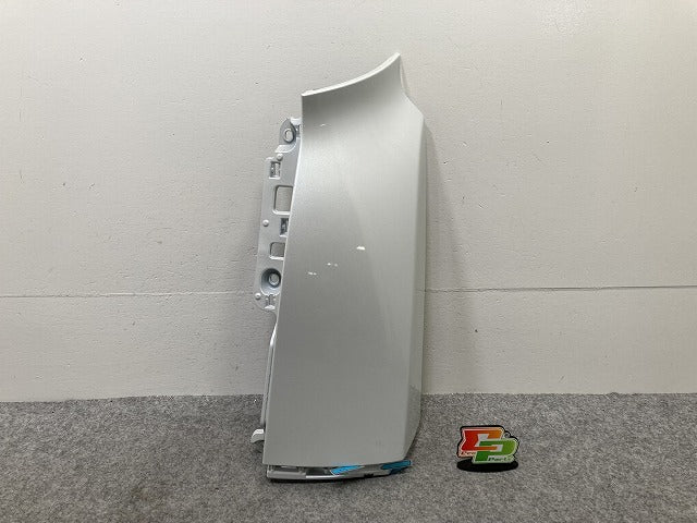 アルファード/ヴェルファイア 40系/AGH40/AGH45 TAHA40W/TAHA45W/AAHH40W/AAHH45W 純正 右 リア コーナーパネル/52165-V2010(145788)