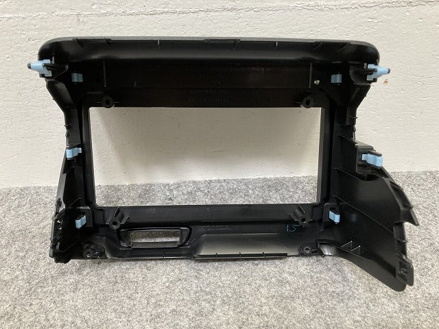 新車取り外し!N-BOX/NBOX Nボックス JF5/JF6 純正  ナビパネル/オーディオカバー 77250-32R-00 素地 ホンダ(145821)