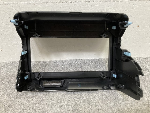 新車取り外し!N-BOX/NBOX Nボックス JF5/JF6 純正  ナビパネル/オーディオカバー 77250-32R-00 素地 ホンダ(145823)