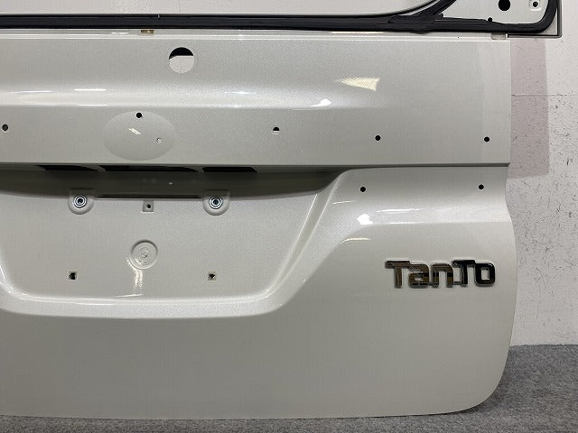 タント LA600S/LA610S 純正 リアゲート/バックドア/リアハッチ 内張り付 67500-B2011 パールホワイトIII W24 ダイハツ(145840)