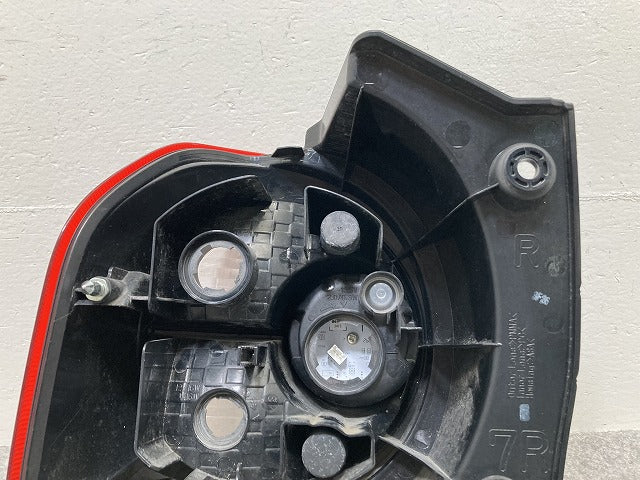 ミラ トコット LA550S/LA560S 純正 右 テールランプ/ライト/レンズ LED TOKAIDENSO 20524 ダイハツ(145855)