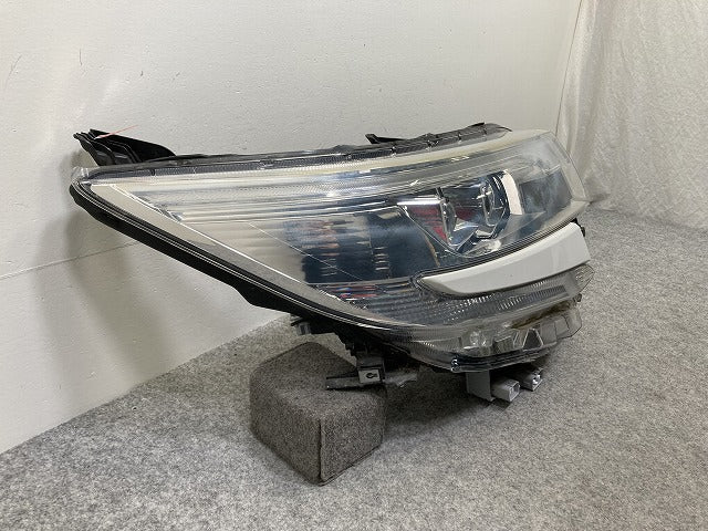 ノア NOAH 80系/ZRR80G/ZRR85G/ZRR80W/ZRR85W ハイブリッド/ZWR80W/80G 純正 後期 右 ヘッドライト LED レベライザー 刻印A 28-239(145873)