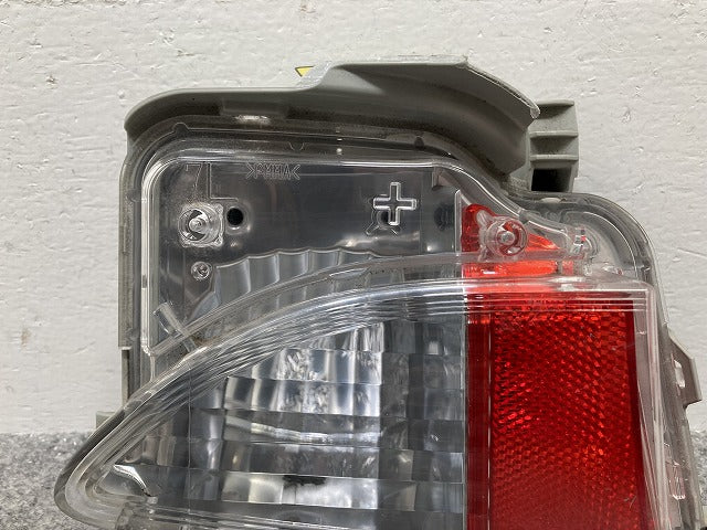 ラクティス/トレジア NCP120/NCP125/NSP125/NSP120X/NCP120X/NCP125X 純正 左 テールランプ/ライト/レンズ ハロゲン KOITO 52-215(145880)