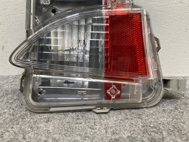 ラクティス/トレジア NCP120/NCP125/NSP125/NSP120X/NCP120X/NCP125X 純正 左 テールランプ/ライト/レンズ ハロゲン KOITO 52-215(145880)
