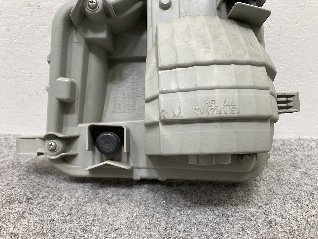 ラクティス/トレジア NCP120/NCP125/NSP125/NSP120X/NCP120X/NCP125X 純正 左 テールランプ/ライト/レンズ ハロゲン KOITO 52-215(145880)