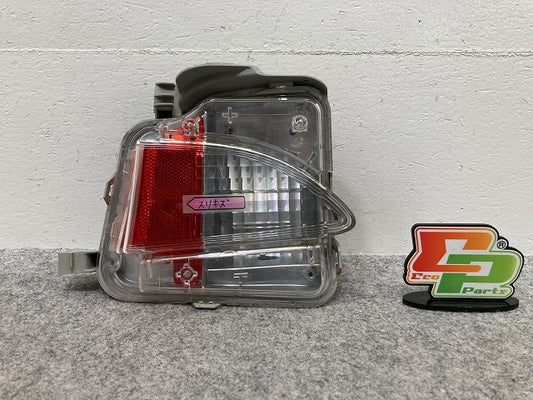 ラクティス/トレジア NCP120/NCP125/NSP125/NSP120X/NCP120X/NCP125X 純正 右 テールランプ/ライト/レンズ ハロゲン KOITO 52-215(145881)