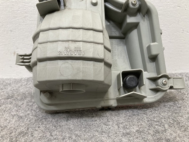 ラクティス/トレジア NCP120/NCP125/NSP125/NSP120X/NCP120X/NCP125X 純正 右 テールランプ/ライト/レンズ ハロゲン KOITO 52-215(145881)
