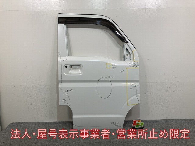 エブリィ/クリッパー NV100/スクラム/ミニキャブ DA17V/DR17V/DG17V/DS17V 純正 右 フロントドア バイザー付 スペリアホワイト 26U(145893)