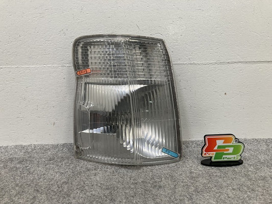 キャラバン E25/CQGE25/CWGE25/QE25/QGE25/SE25/SGE25 純正 右フロントウィンカー ハロゲン 刻印A KOITO 210-24774 日産(145899)