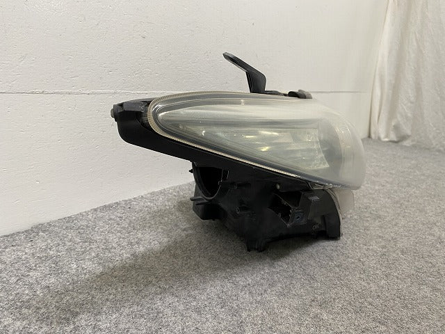 エスティマ アエラス 50系/ACR50W/ACR55W/GSR50W/GSR55W 純正 中期 後期 右 ヘッドライト レベライザーキセノン HID 刻印70 28-217(145907)