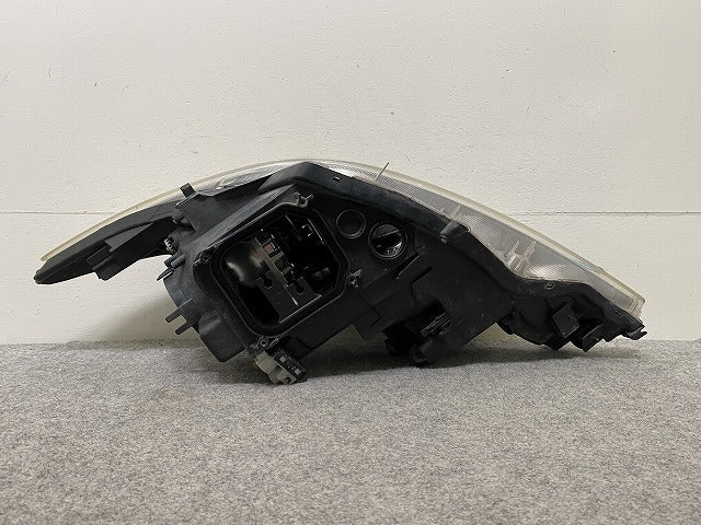 エスティマ アエラス 50系/ACR50W/ACR55W/GSR50W/GSR55W 純正 中期 後期 右 ヘッドライト レベライザーキセノン HID 刻印70 28-217(145907)