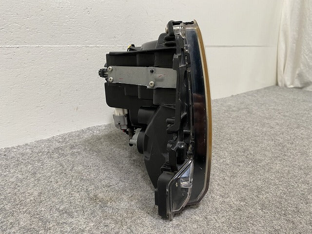 ミニキャブ/トラック/クリッパー/NT100 U61T/U62T/U71T/U72T 純正 左 ヘッドライト/ランプ ハロゲン STANLEY P570(145910)