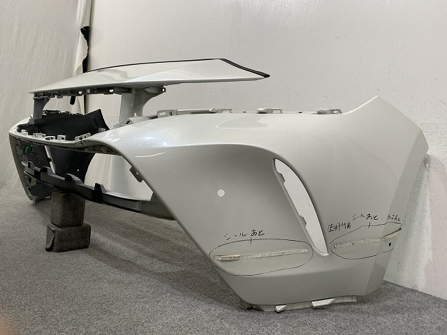 ハリアー 80系/MXUA80/MXUA85 ハイブリッド/AXUH80/AXUH85 PHEV/AXUP85 純正 フロント バンパー 52119-48830 ホワイトパール(145918)