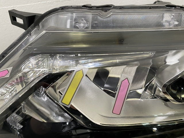 エクストレイル/X-TRAIL T32/NT32/HT32/HNT32 純正 前期 左 ヘッドライト/ランプ LED レベライザー 刻印F 100-17942 26075-4CA6D(145928)