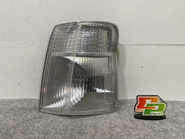 キャラバン E25/CQGE25/CWGE25/QE25/QGE25/SE25/SGE25 純正 左 ウィンカー ハロゲン KOITO 210-24774 日産(145934)