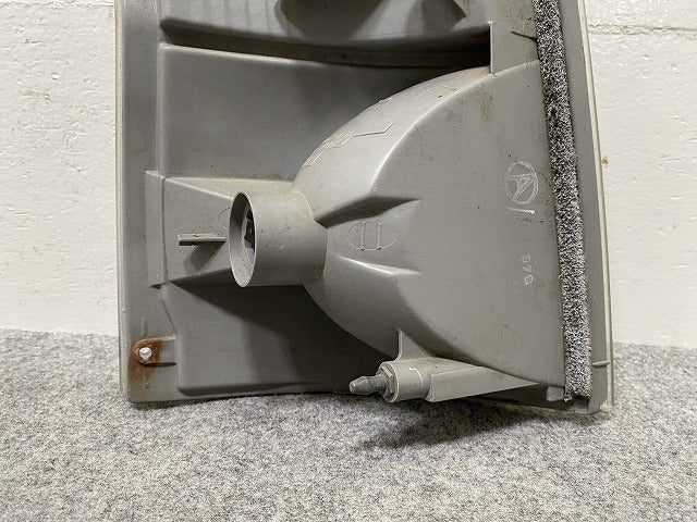 キャラバン E25/CQGE25/CWGE25/QE25/QGE25/SE25/SGE25 純正 左 ウィンカー ハロゲン KOITO 210-24774 日産(145934)
