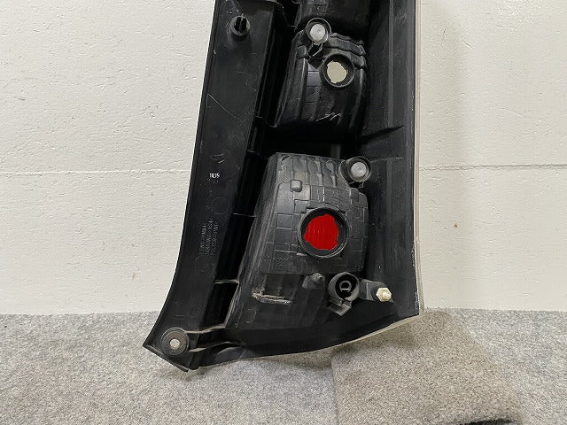 ワゴンR スティングレー/AZワゴン カスタム MH23S/MJ23S 純正 左 テールランプ/ライト/レンズ ハロゲン TOKAIDENSO 35603-70K1(145937)