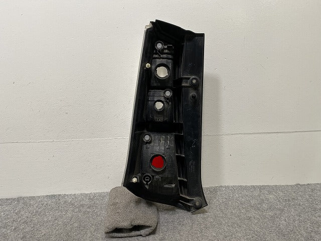 ワゴンR スティングレー/AZワゴン カスタム MH23S/MJ23S 純正 右 テールランプ/ライト/レンズ ハロゲン 35603-70K1 スズキ(145938)