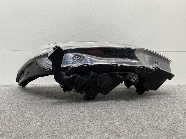 フリード GB5/GB6 ハイブリッド/GB7/GB8 純正 右 ヘッドライト/ランプ LED レベライザー STANLEY W2172 ホンダ(145959)